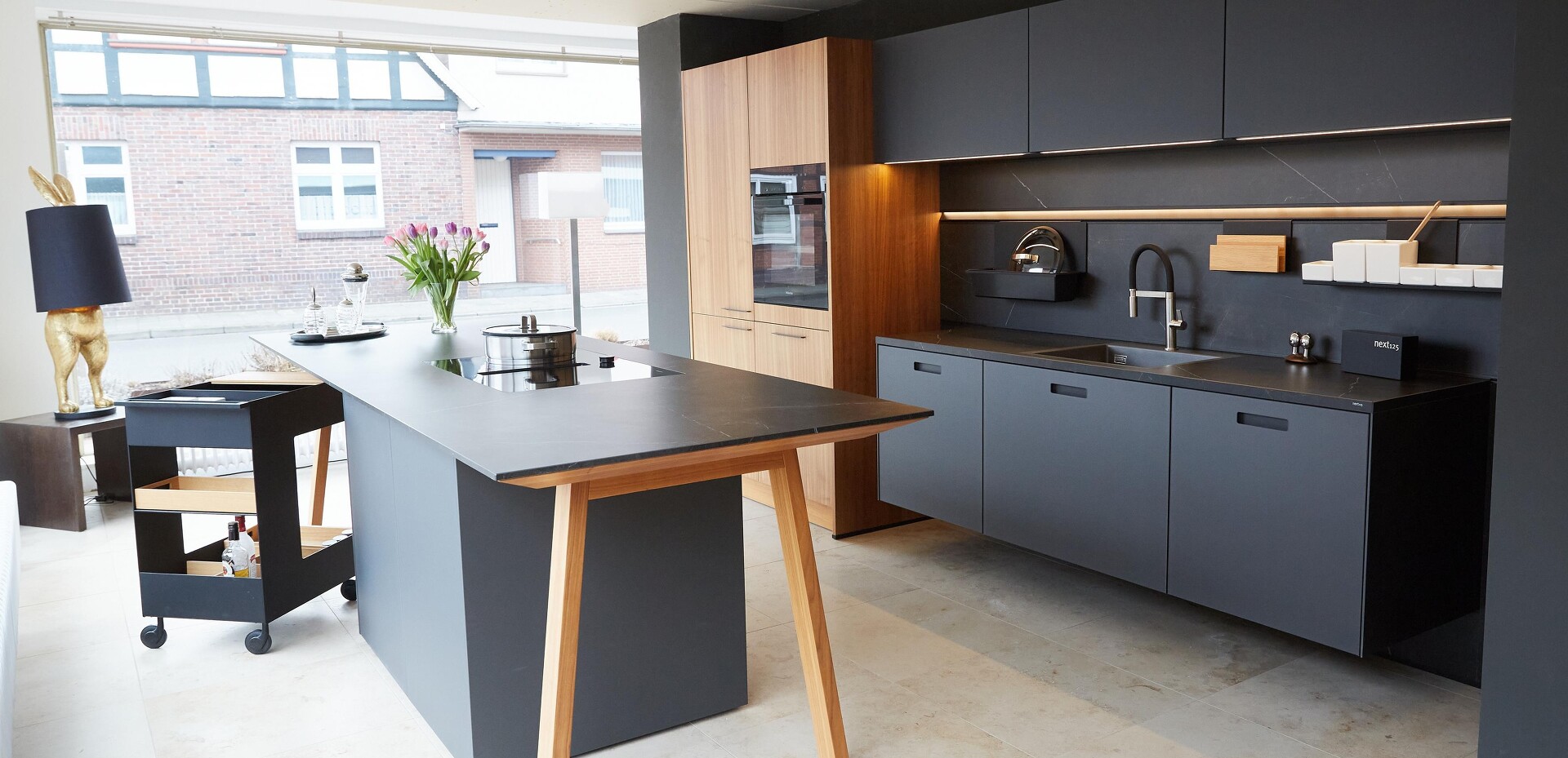 Wir bauen ihre Küche. Seit 1960. Wir bauen ihre Küche. Seit 1960.